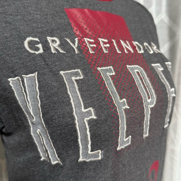 Harry Potter Gryffindor Quidditch Keepers Shirt XS Universal Studios - Picture 5 of 5